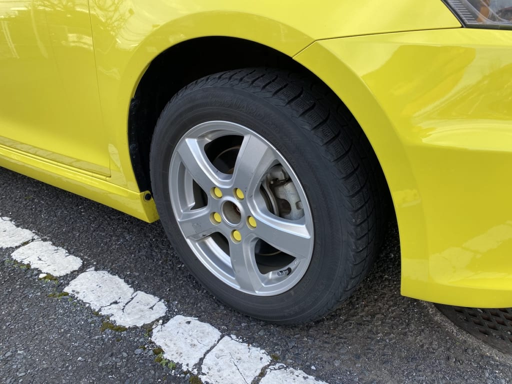 工具がいらない簡単な足元おしゃれ クルマに シリコンナットカバー を付けてみた 暮らしとくるま 工具がいらない簡単な足元おしゃれ クルマに シリコンナットカバー を付けてみた 暮らしとくるま