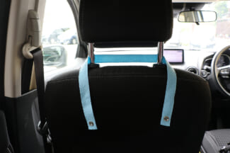 00車内に01