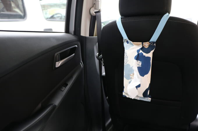 00車内に02