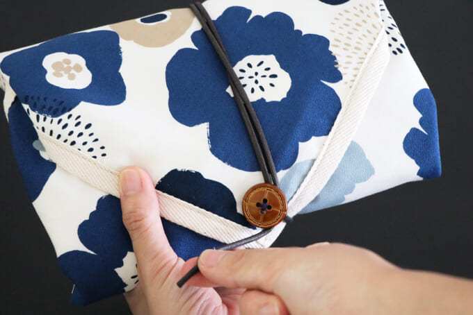 00_折りたたみ方_06_ボタンの周りをくるくる