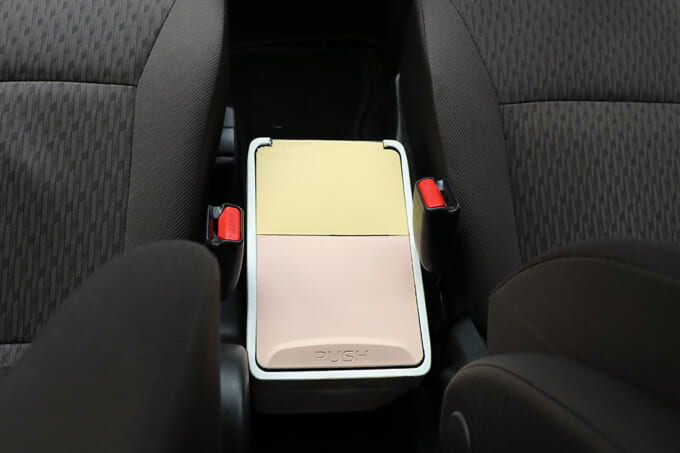 09車内_センター