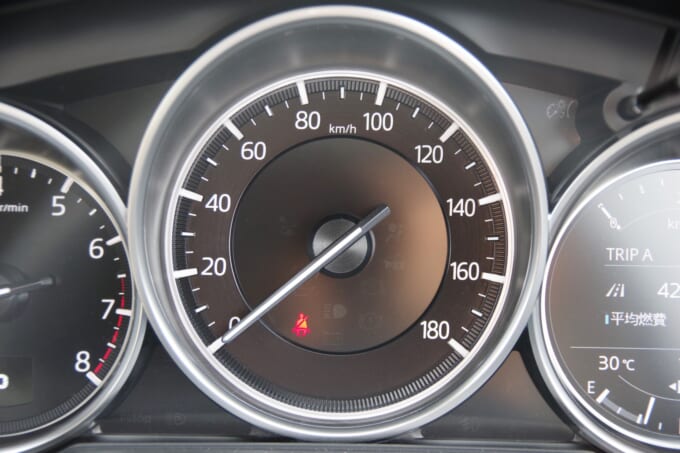 シートベルトの締め忘れ シートベルト非装着警告灯 が点灯したときの原因 対応 暮らしとくるま