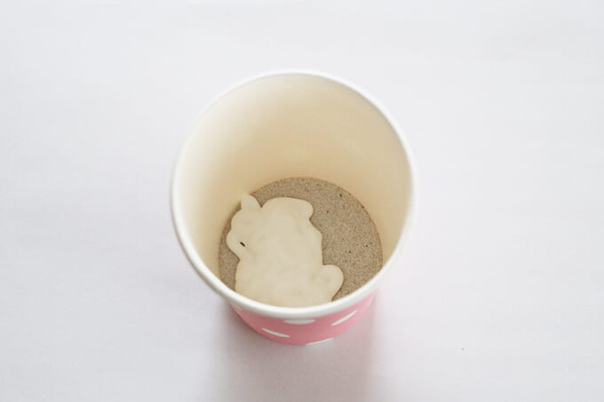 02ボンドと砂_1対1