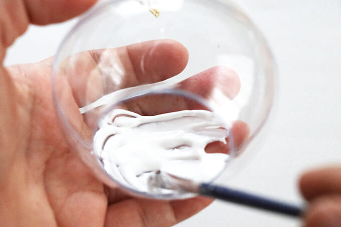 05底にボンドを塗る