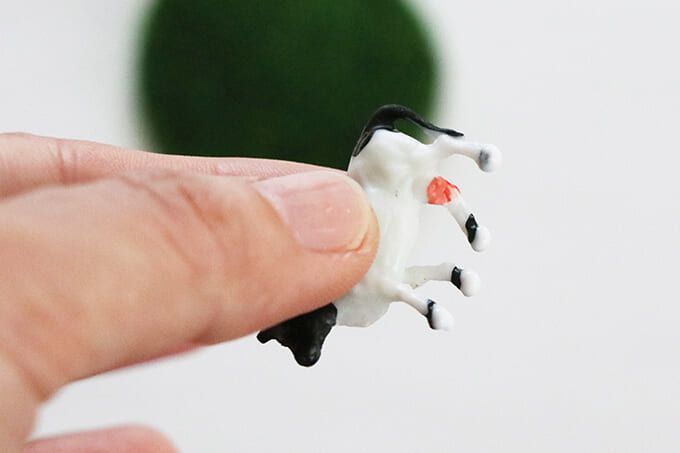 12_牛をボンドで接着