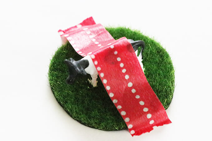 12_牛をボンドで接着_固定