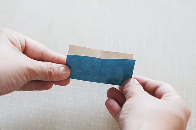 07_貝飾り＿半分に折る03